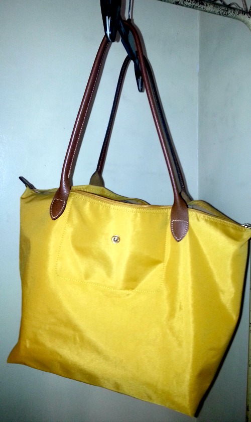 how to clean longchamp tote