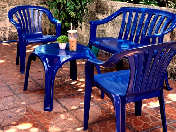 Rehab How to Paint Plastic Chairs Featured Image - Karen MNL